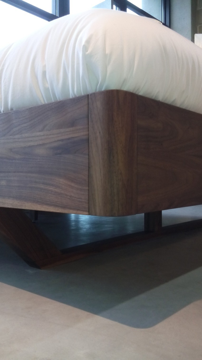Houten ledikant bed amsterdam noten hout