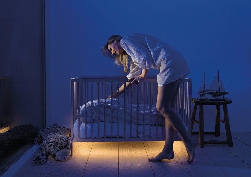 bedaffair nl led bed verlichting ledstrip met sensor en dimmer onder bed mylight